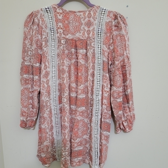 ALTAR'D STATE size Small Paisley Boho Southwestern Crochet V-Neck Blouse Coral - Picture 13 of 16